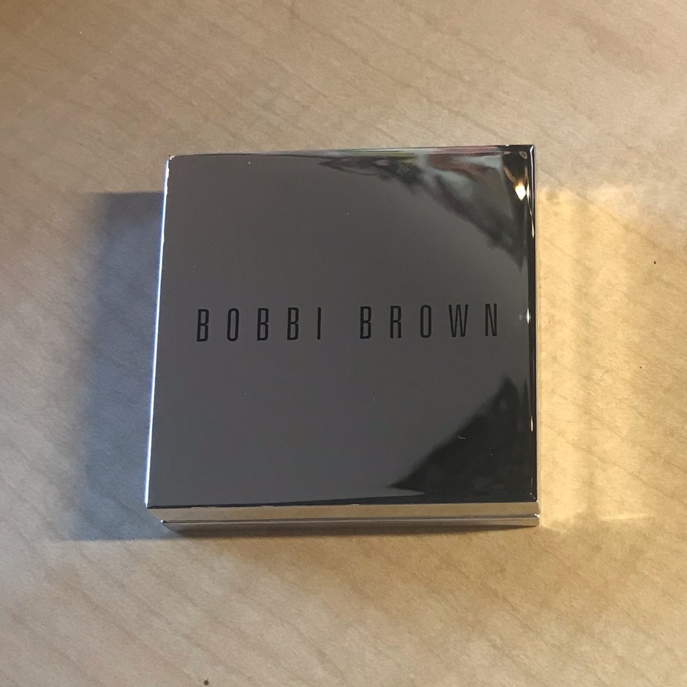 UNUSED Bobbi Brown brightening/finishing powder